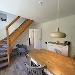 Ferienglueck Im Doppelhaus- 60 M Zum Haus 2 Hébergement de vacances *